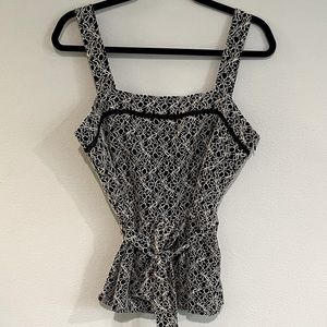 Banana Republic Ivy Lace Deep Navy and Cream Sleeveless Top - Sz M